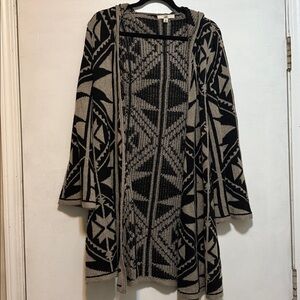 Black and Beige Geometric Patterned Cardigan